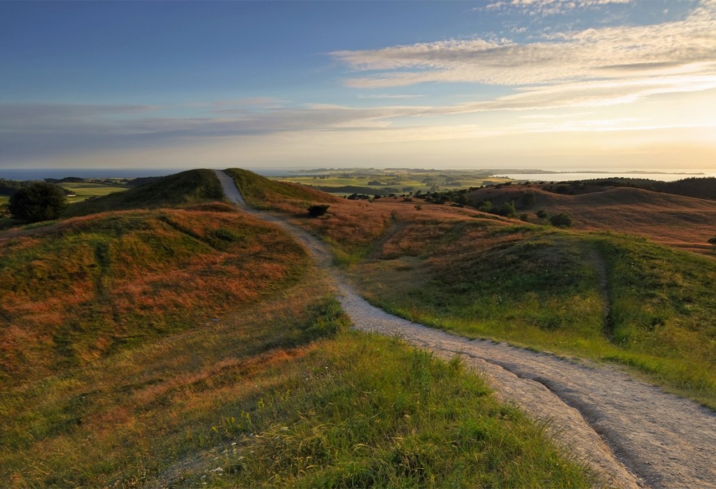 Kuperet trailsti gennem Mols Bjerges landskab